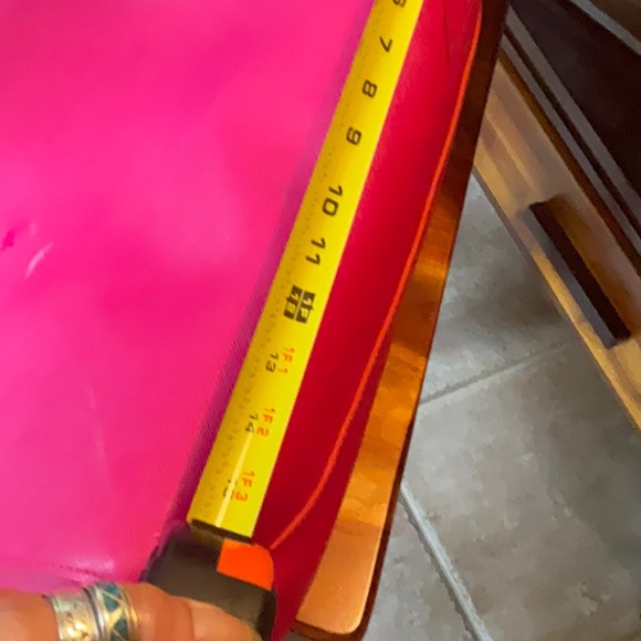 Awesome bright pink Vince Camuto ciao Bella tote - Picture 5 of 10